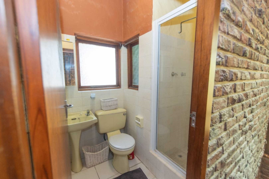 8 Bedroom Property for Sale in Summerstrand Eastern Cape